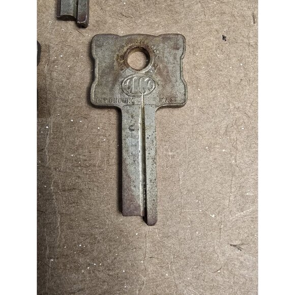 (3) Vtg Old Ornate INDEPENDENT LOCK CO ILCO Blank Keys Fitchburg Mass USA #11 - Picture 3 of 5